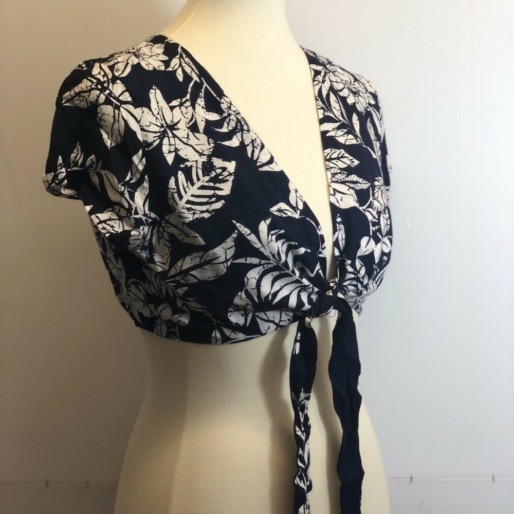 Swell Women's Palmia Tie Front Printed Top Size S